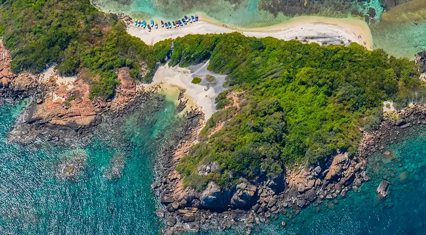 Pigeon-Island-might-seem-like-the-perfect-daytime-getaway-with-friends-or-family