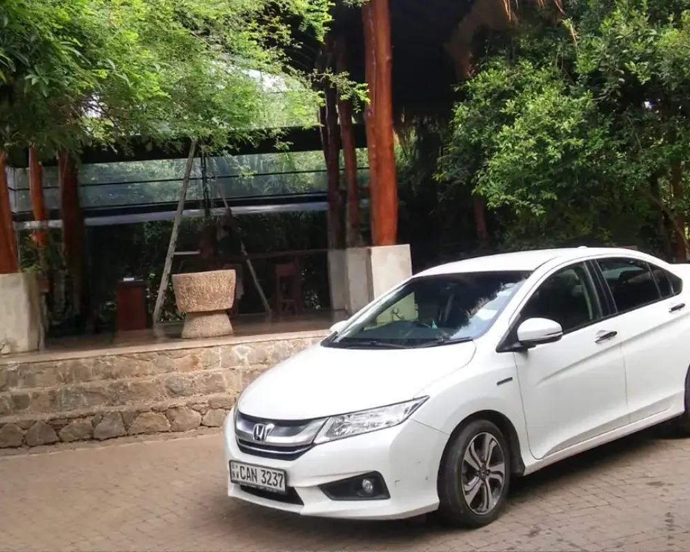 Honda-Greace-rentacar-srilanka-Photoroom.webp